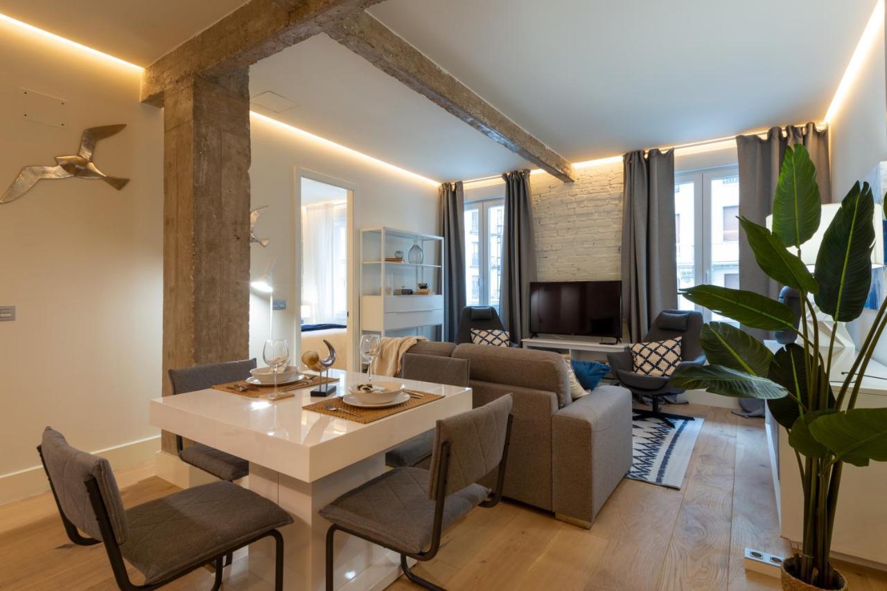 Renovado Piso De Diseño En Barrio Selecto By Sah * Bilbao